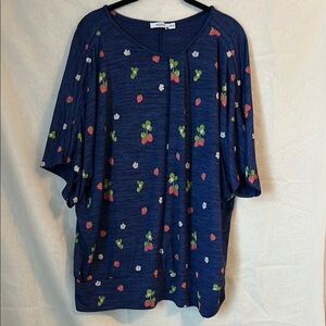 💕3/$15💕 Blue Strawberry Print Top